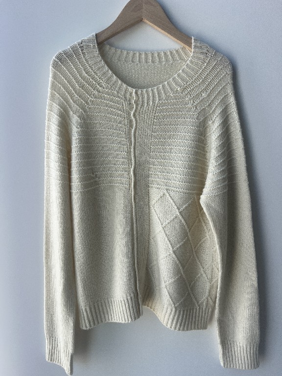 ผู้หญิงเสื้อสเวตเตอร์ถักเสื้อสเวตเตอร์สีขาว Jacquard